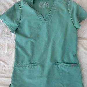 Figs Two Pocket Scrub Top in Jade
